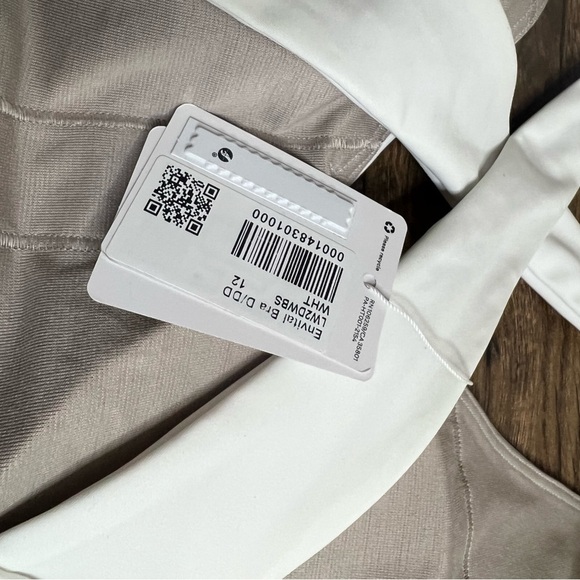 Lululemon InStill Bra White Size 12 NWT Medium Support D/DD Crossback - Picture 3 of 5